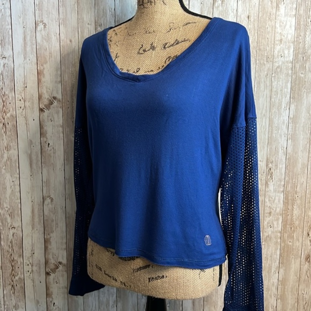 💚 🐺Balance Collection Blue Long Sleeve Crop Blouse